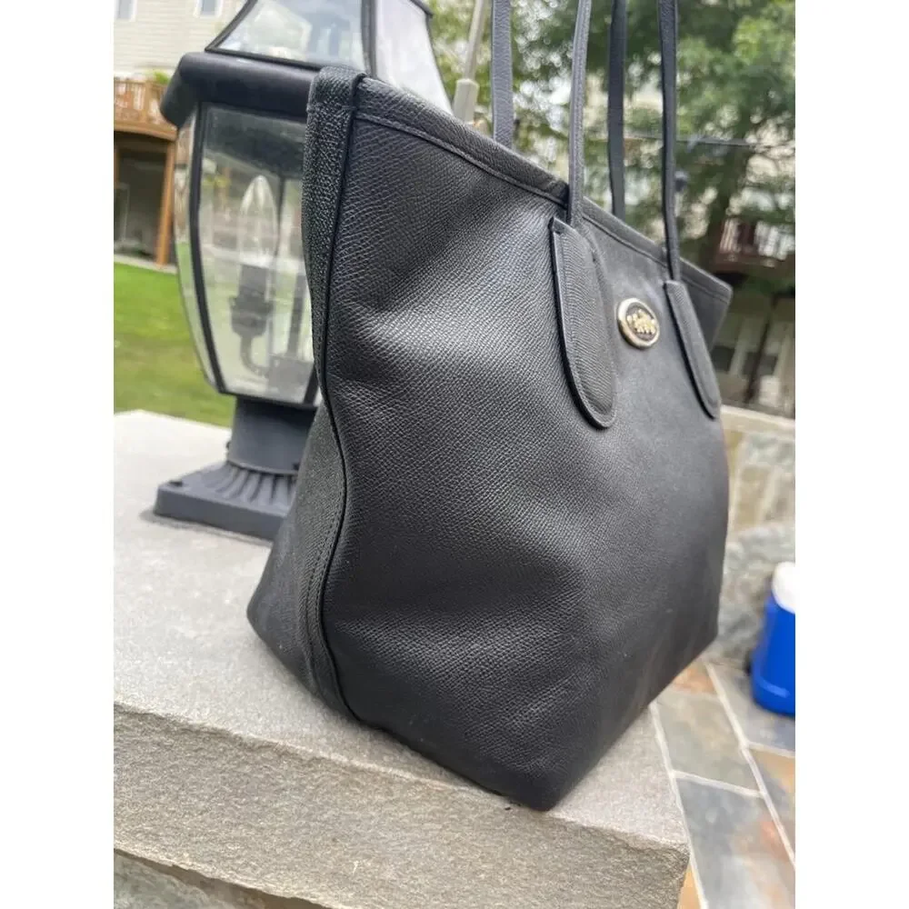 Coach 33915 Crossgrain Leather Taxi Zip Top Tote Black (PU220